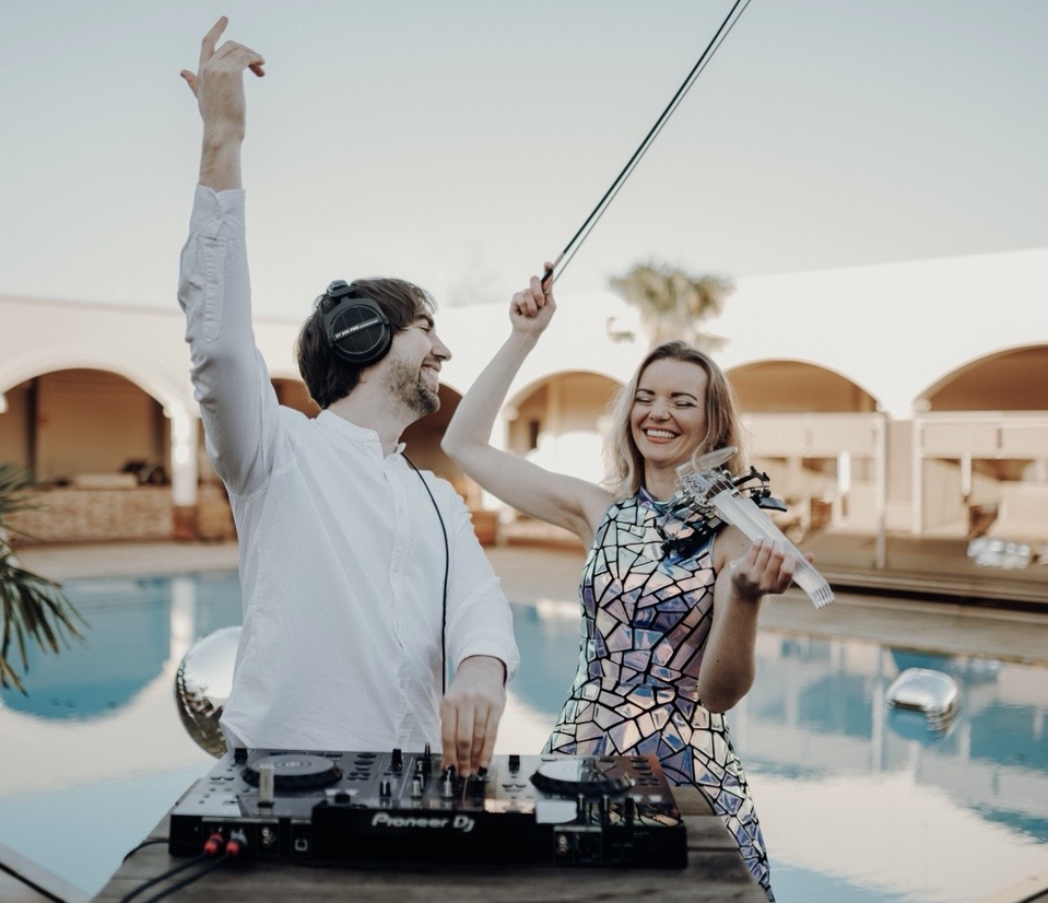 ALIVE mit Klama Duo